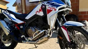 Honda Africa Twin CRF 1100L ES (2024 - 26)  (2)