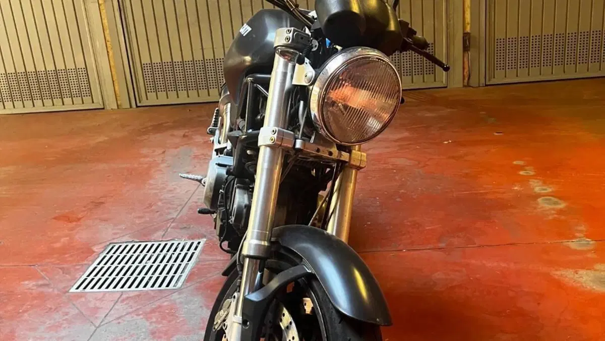 Ducati Monster 600 Dark (1998 - 01)  (4)