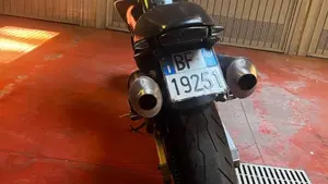 Ducati Monster 600 Dark (1998 - 01)  (5)