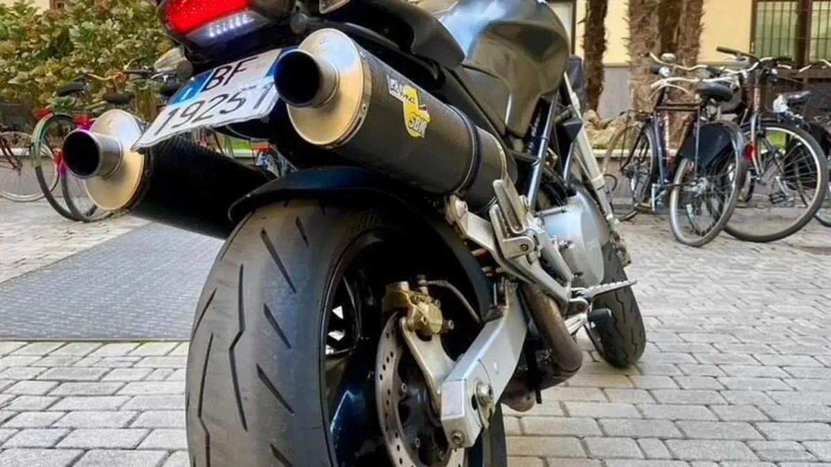 Ducati Monster 600 Dark (1998 - 01) 