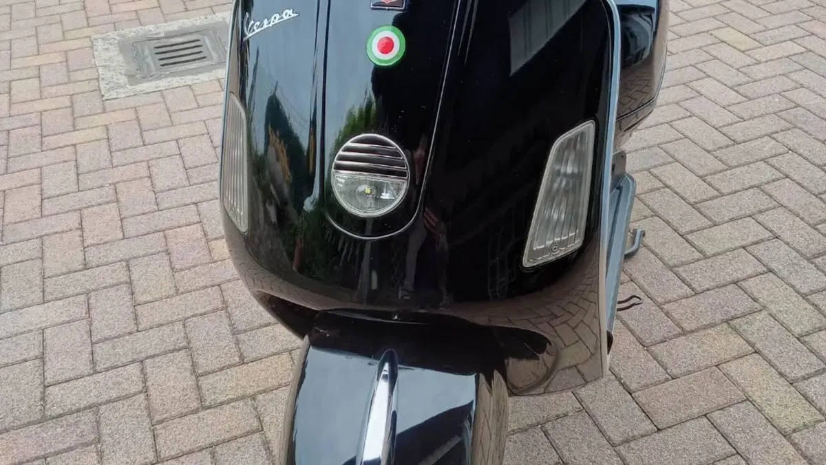 Vespa GTS 250 i.e.  (4)