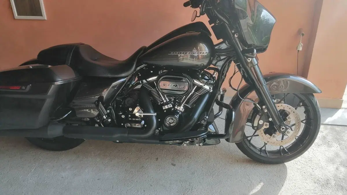 Harley-Davidson 114 Street Glide Special (2019 - 20) - FLHXS  (5)