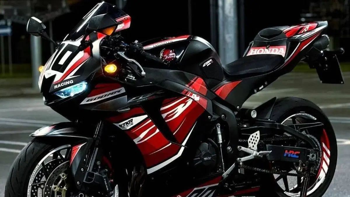 Honda CBR 600 RR (2024 - 26)  (4)