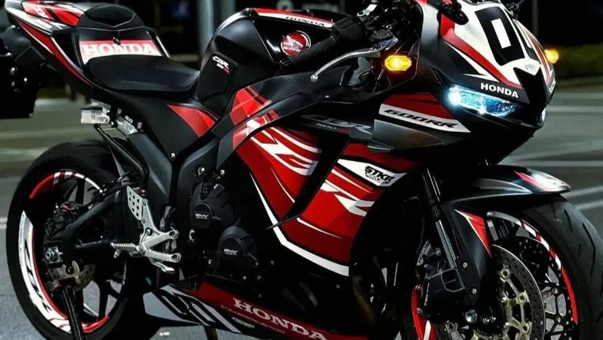 Honda CBR 600 RR (2024 - 26)  (5)