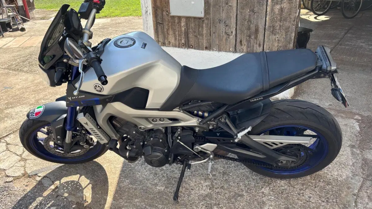 Yamaha MT-09 ABS (2013 - 15)  (2)