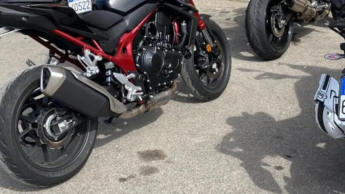 Honda CB 750 Hornet (2023 - 24)  (3)