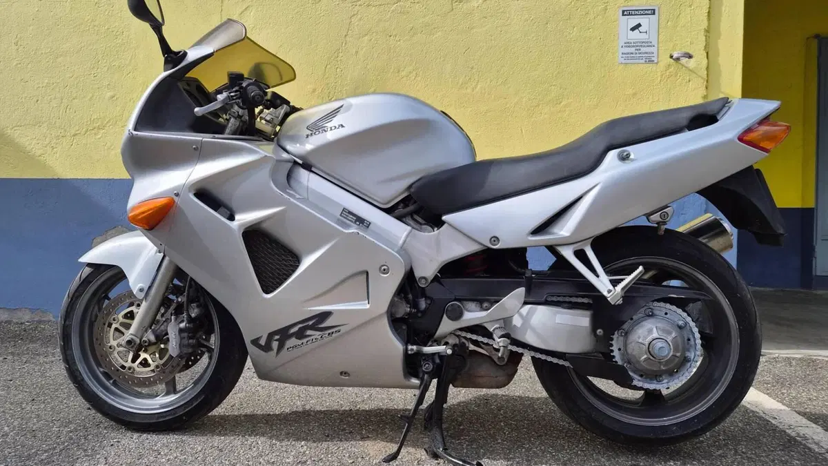 Honda VFR 800 (1998 - 01) 