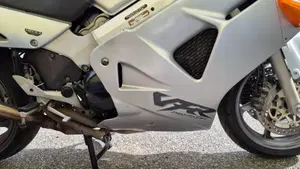 Honda VFR 800 (1998 - 01)  (8)