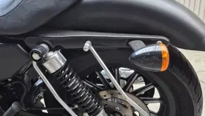 Harley-Davidson 883 Iron (2009 - 11) - XL 883N 