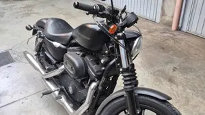 Harley-Davidson 883 Iron (2009 - 11) - XL 883N  (5)