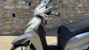 Honda SH 300 i (2011 - 14)  (2)