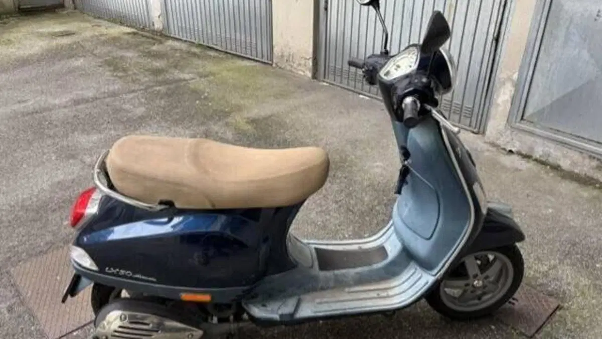 Vespa LX 50 4T (2009 - 14)  (2)
