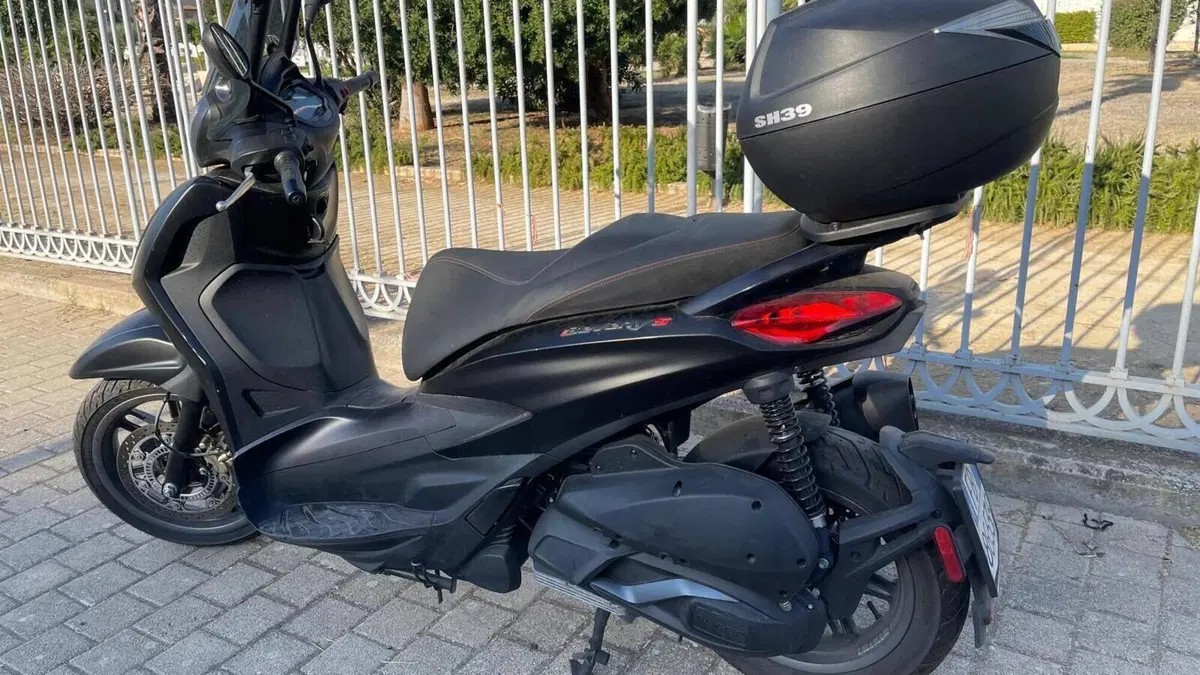 Piaggio Beverly 300 ABS-ASR (2021 - 25)  (3)