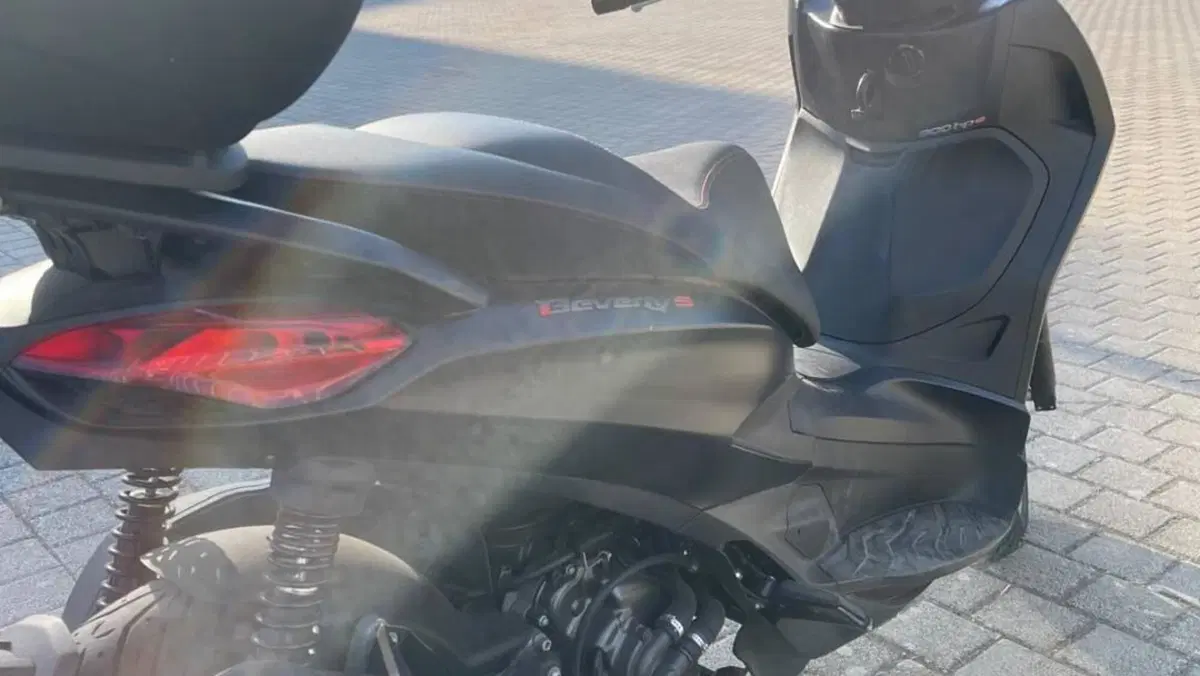 Piaggio Beverly 300 ABS-ASR (2021 - 25)  (4)