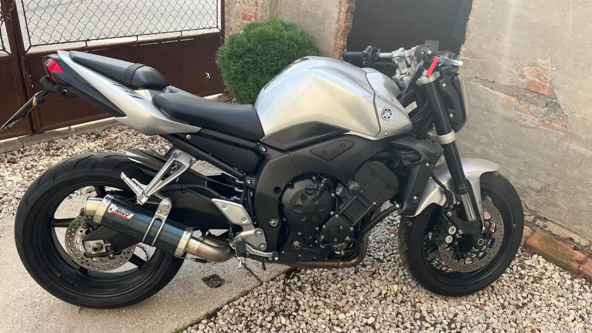 Yamaha FZ1 (2006 - 16)  (2)