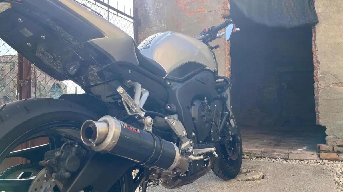 Yamaha FZ1 (2006 - 16)  (8)