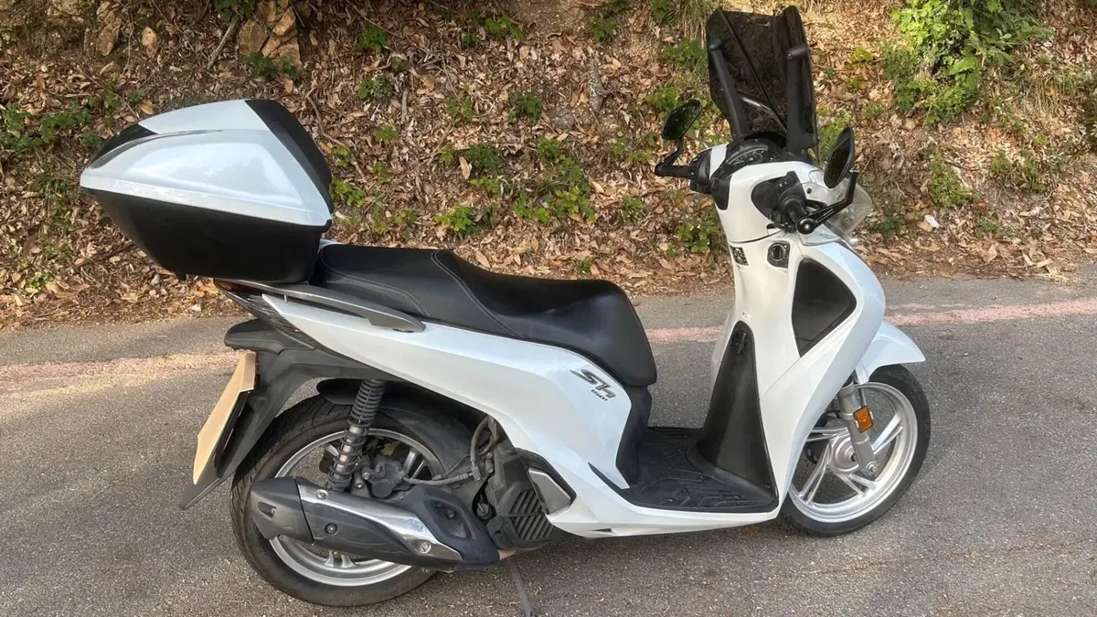 Honda SH 150i (2017 - 19)  (2)