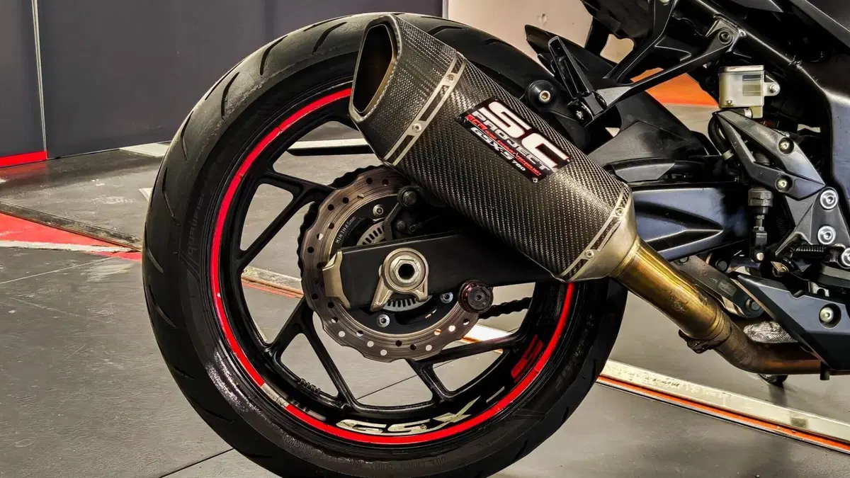 Suzuki GSX S 750 Yugen (2018 - 20)  (11)