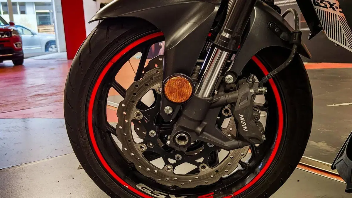 Suzuki GSX S 750 Yugen (2018 - 20)  (15)