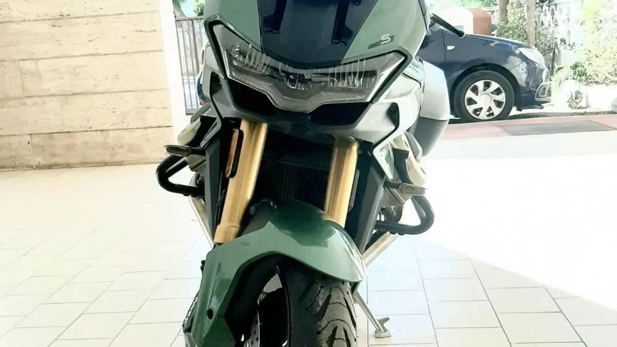 Moto Guzzi V100 Mandello S (2022 - 24)  (3)
