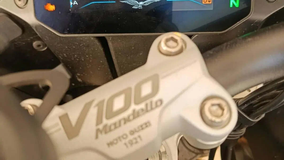 Moto Guzzi V100 Mandello S (2022 - 24)  (5)