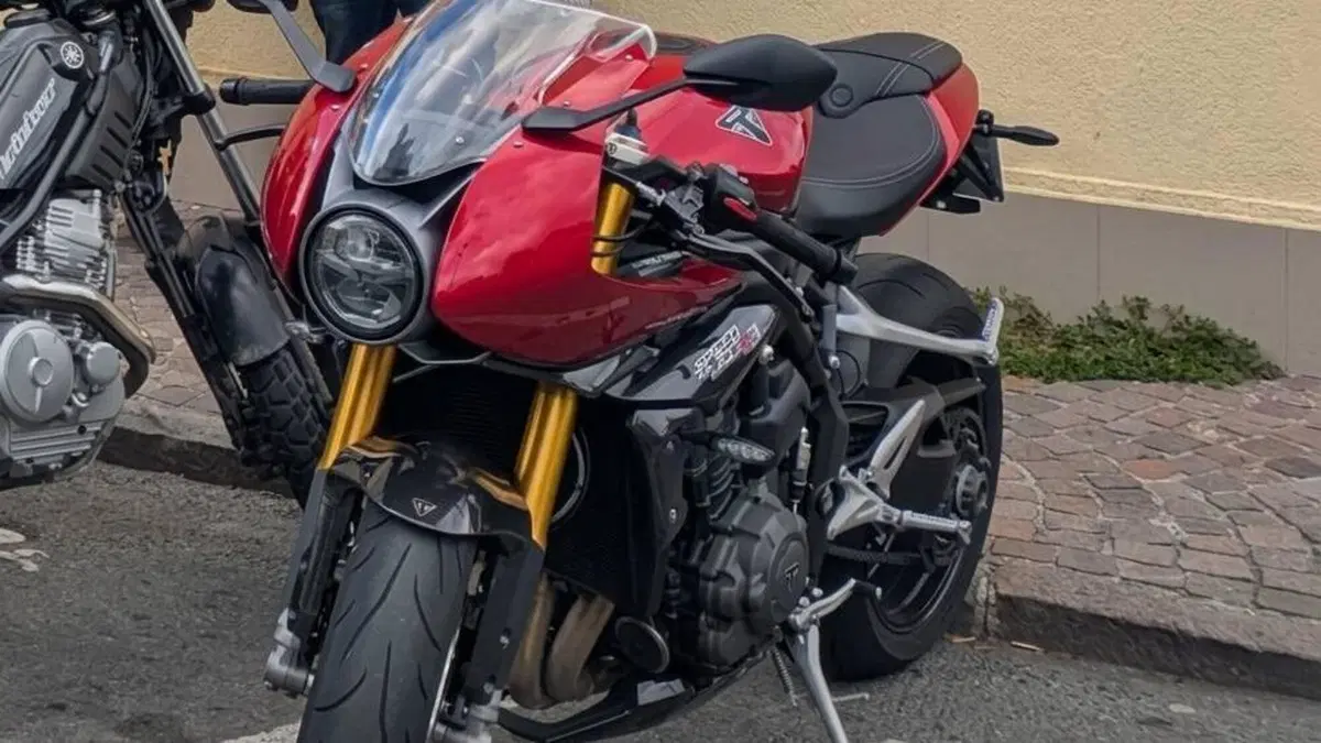 Triumph Speed Triple 1200 RR (2022 - 26)  (2)