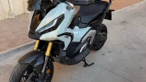 Honda X-ADV 750 DCT Gravel (2021 - 24)  (2)