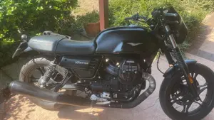 Moto Guzzi V7 III Stone (2017 - 20)  (6)