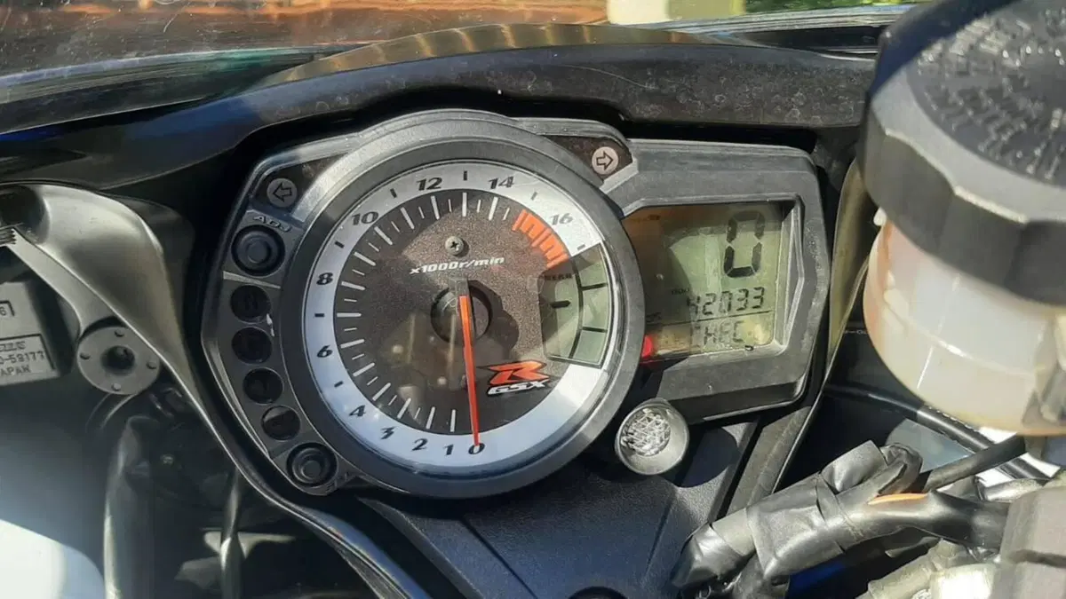 Suzuki GSX R 750 (2008 - 10)  (7)