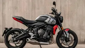 Triumph Trident 660 (2021 - 24)  (2)