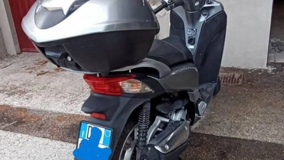 Honda SH 300 i Sporty/Special (2013 - 14)  (2)