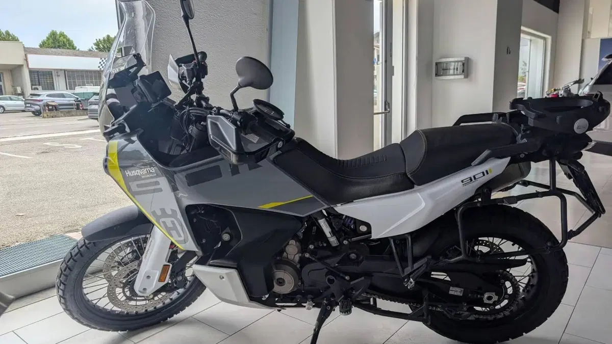 Husqvarna Norden 901 (2022 - 26)  (2)
