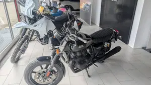 Royal Enfield Interceptor 650 (2021 - 26)  (2)