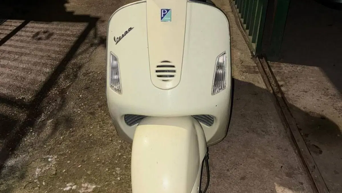 Vespa Granturismo 200 L  (2)
