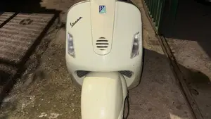 Vespa Granturismo 200 L  (2)