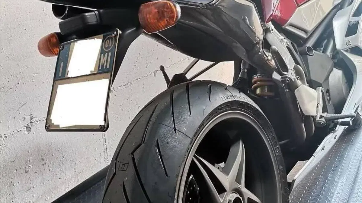 MV Agusta F4 750 S (2000 - 02)  (2)