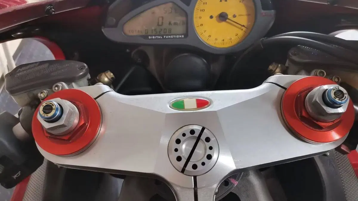 MV Agusta F4 750 S (2000 - 02)  (4)