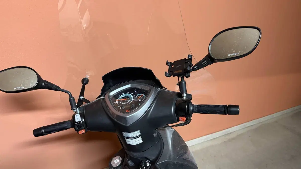 Kymco Agility 200i R16 + (2021 - 25)  (2)