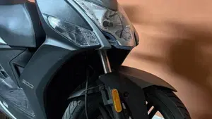 Kymco Agility 200i R16 + (2021 - 25)  (5)