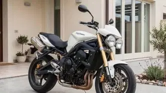 Triumph Street Triple (2007 - 12) usata