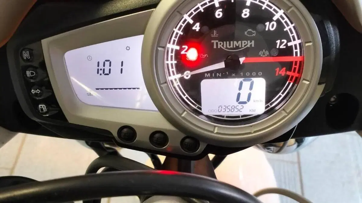 Triumph Street Triple (2007 - 12)  (5)