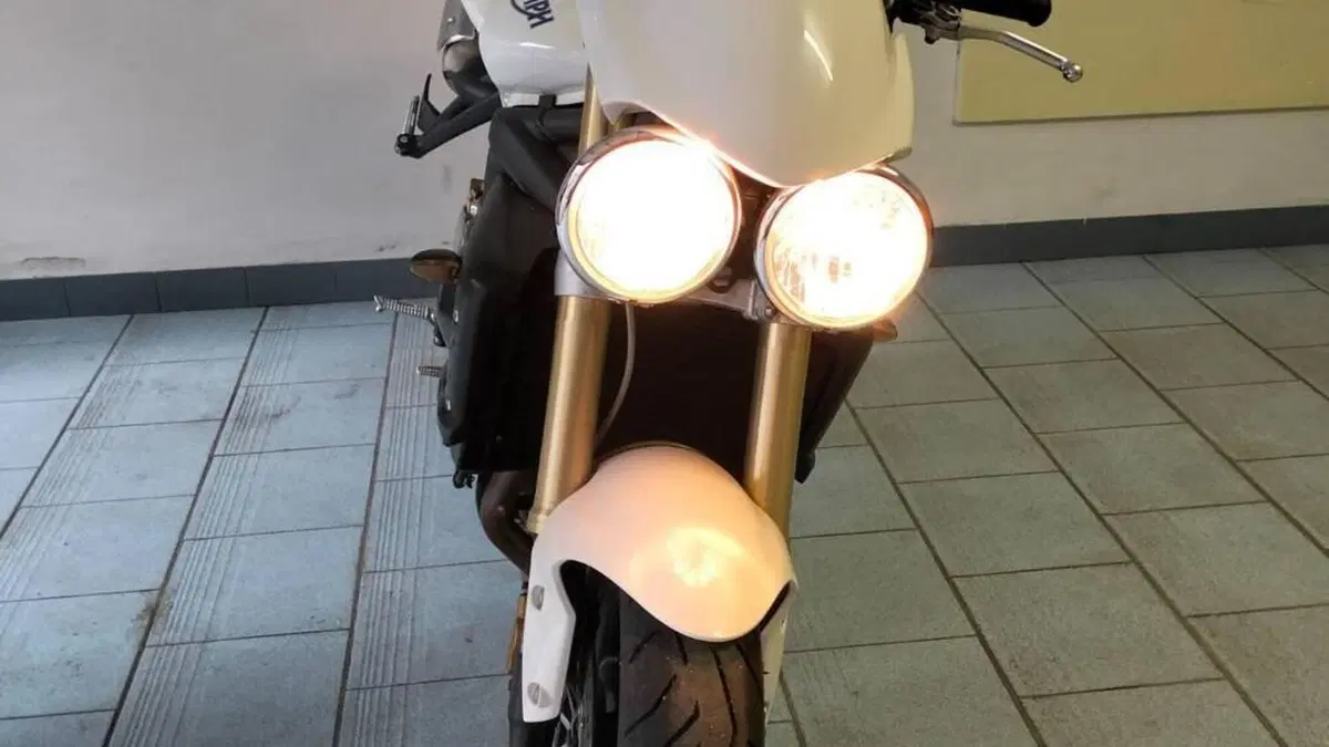 Triumph Street Triple (2007 - 12)  (6)