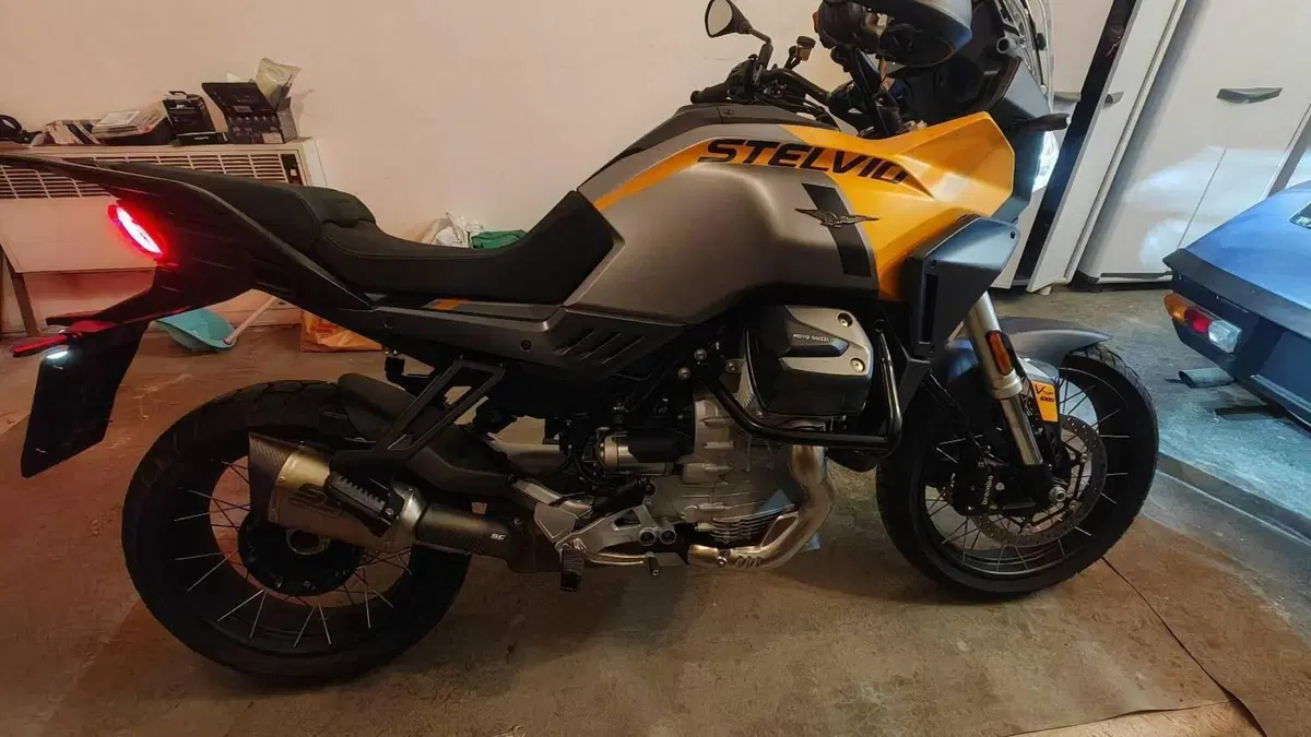 Moto Guzzi Stelvio (2024 - 26)  (6)