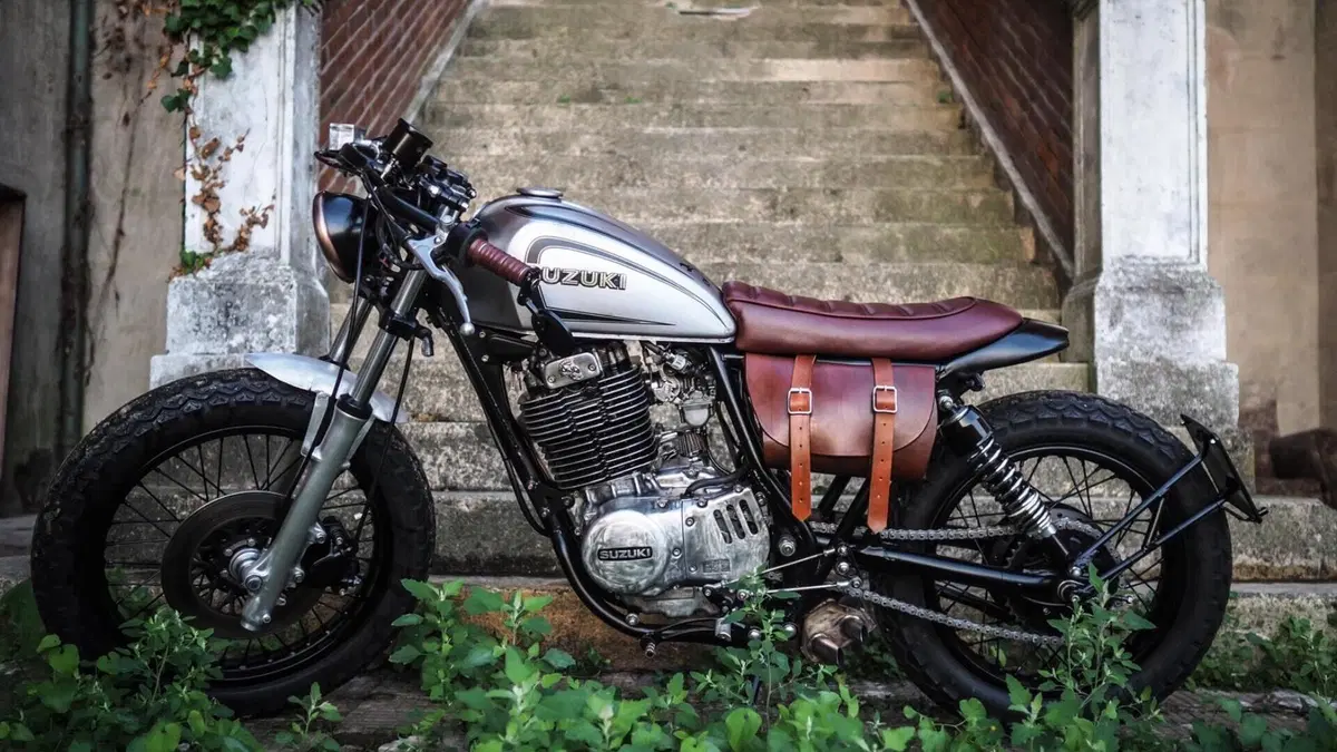 Suzuki GN 250  (3)