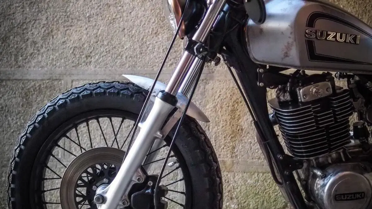 Suzuki GN 250  (5)