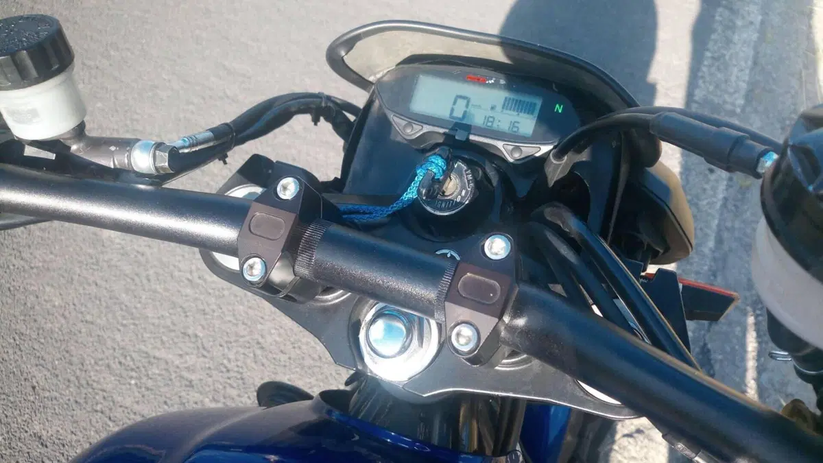 Yamaha XJR 1200  (2)