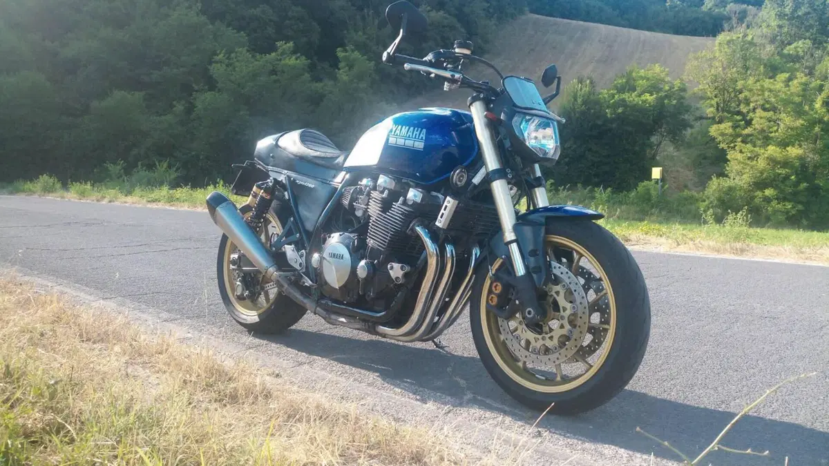 Yamaha XJR 1200  (4)