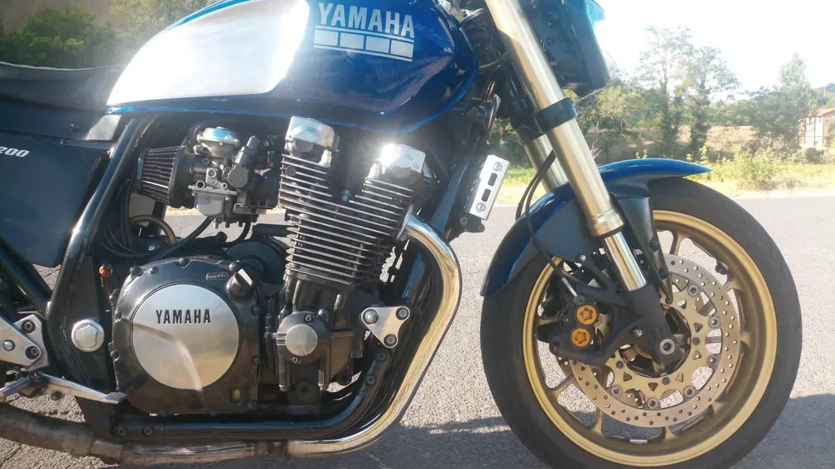 Yamaha XJR 1200  (7)