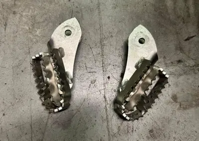 Coppia pedaline da enduro BMW R1200 GS 2008/2009 - Annuncio 10104573