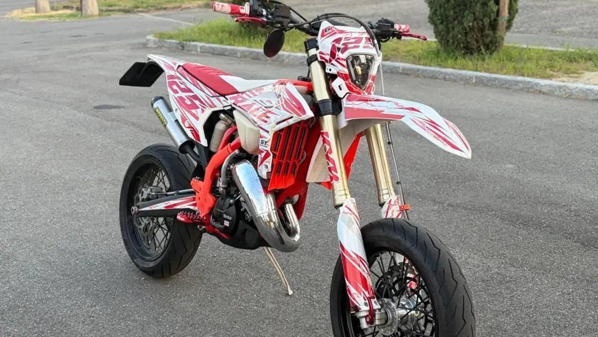Betamotor RR 125 2T Enduro Race (2025)  (2)